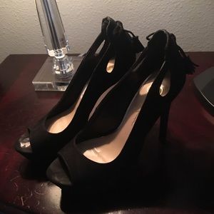 Jessica Simpson heels black